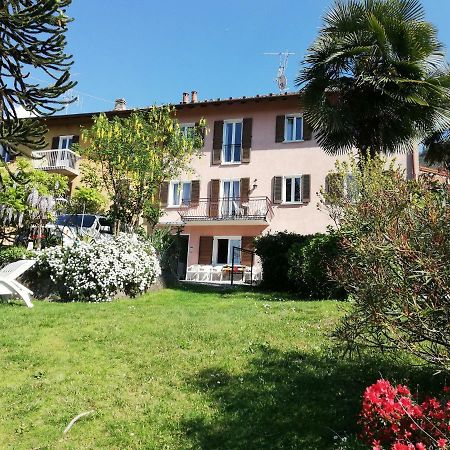 Panorama Sul Lago Porto Valtravaglia Exteriér fotografie