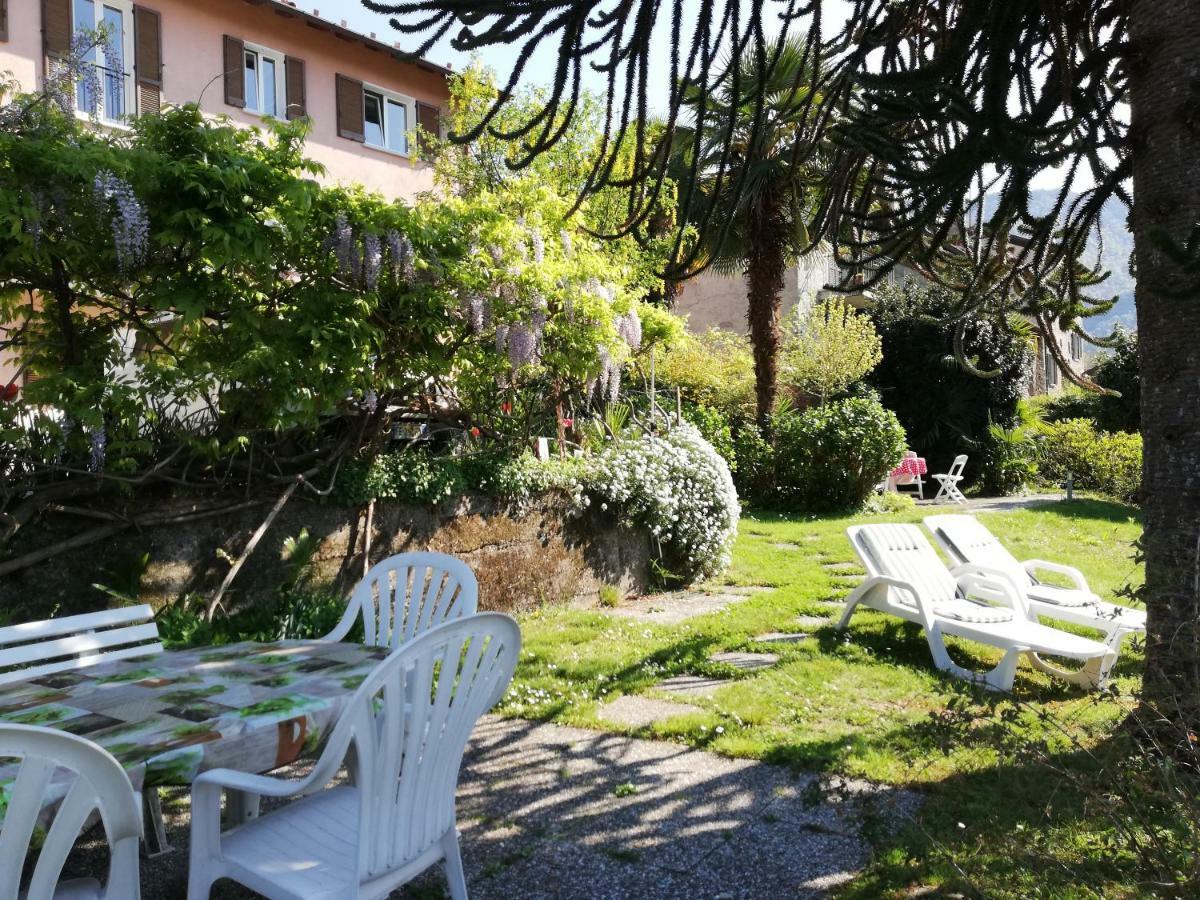 Panorama Sul Lago Porto Valtravaglia Exteriér fotografie